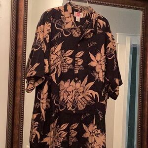 Hilo Hattie 100% Silk Aloha Shirt. XXL. Like New.